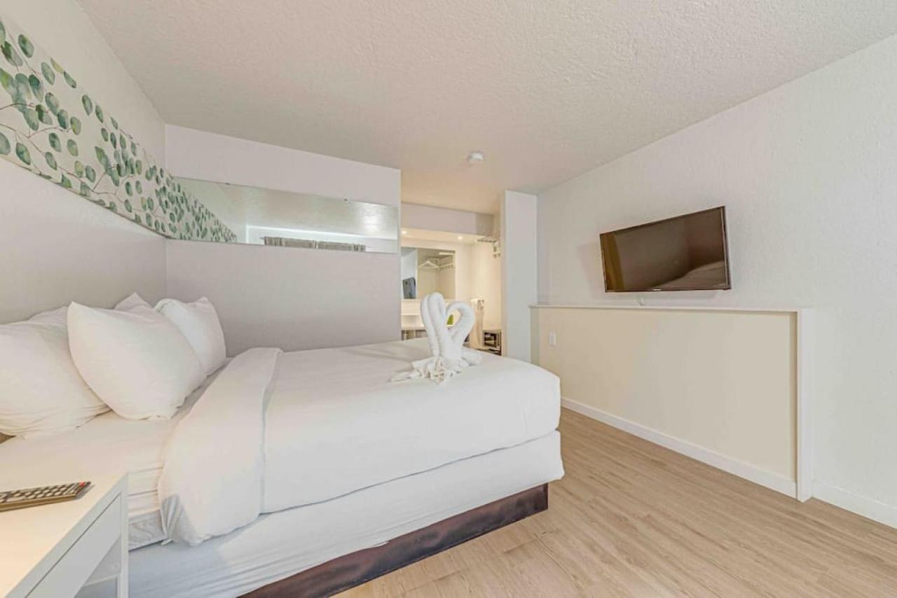 Travel Lodge By Wyndham 10 Min From Disney Kissimmee Kültér fotó