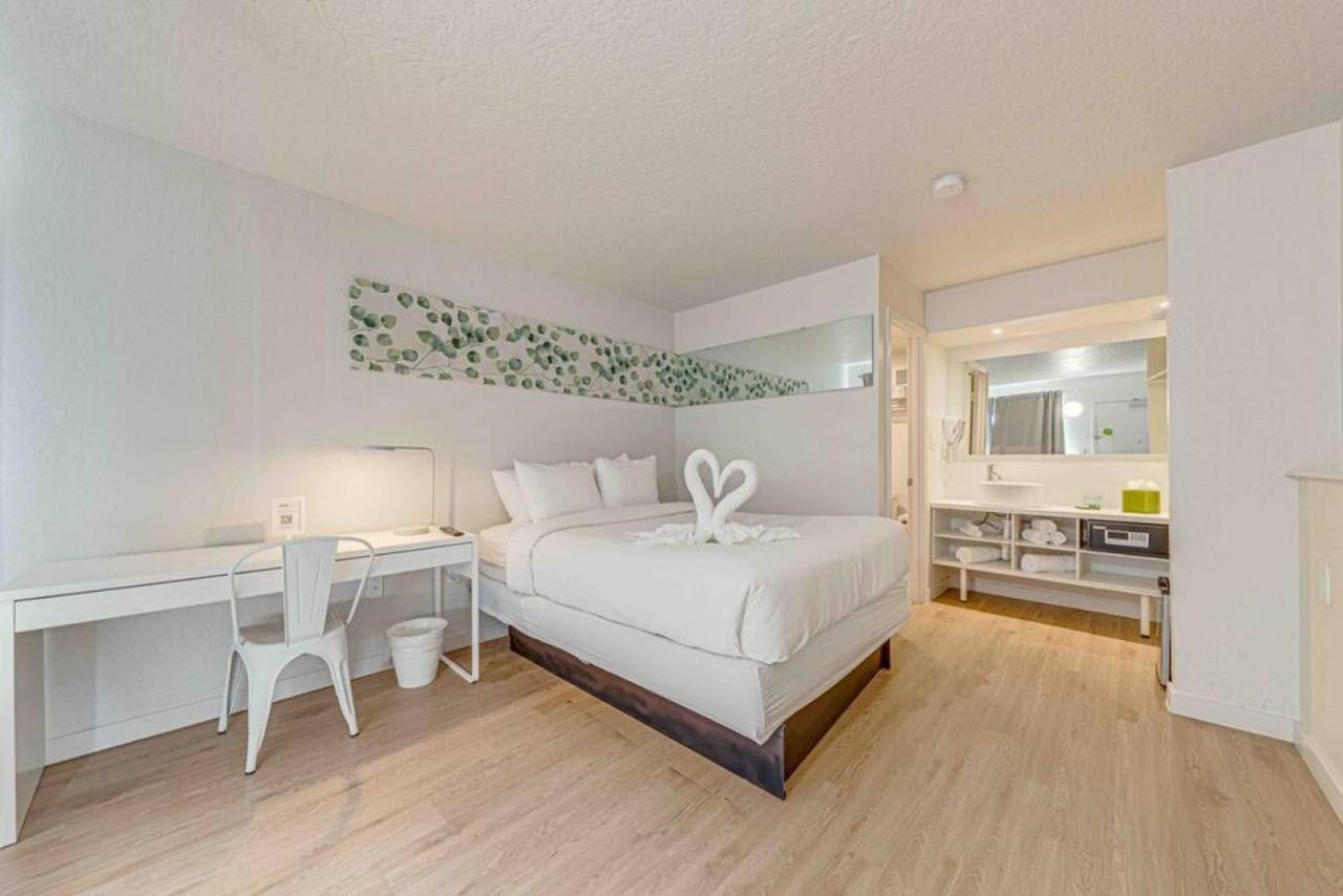 Travel Lodge By Wyndham 10 Min From Disney Kissimmee Kültér fotó